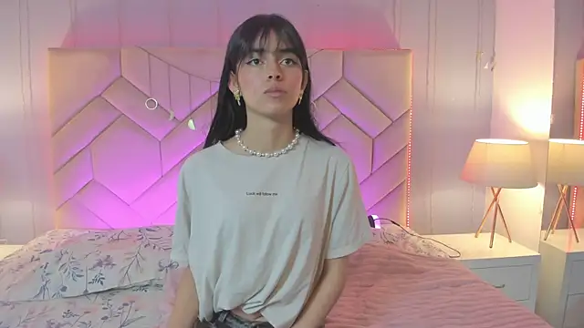 Snapshot of Eimy_Blaze chatting on 04.22.26 Eimy Blaze online show from 04.22.26