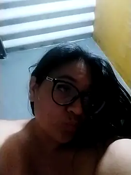 Snapshot of LatinSquirtBaby chatting on 05.19.26 LatinSquirtBaby online show from 05.19.26