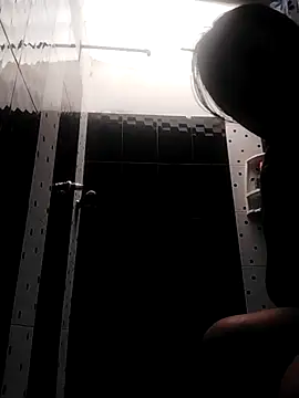 Snapshot of LatinSquirtBaby chatting on 05.29.26 LatinSquirtBaby online show from 05.29.26