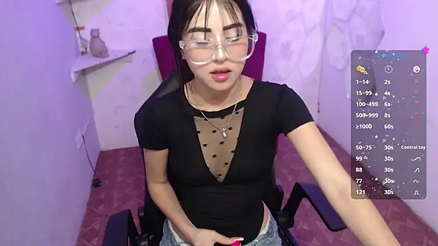 Snapshot of Melodi_velasquez chatting on 05.30.26 Melodi velasquez online show from 05.30.26