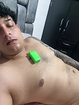 Snapshot of Niccolo_Noir chatting on 04.14.26 Niccolo Noir online show from 04.14.26