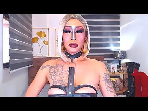 Snapshot of DominateMistressTania chatting on 05.27.26 DominateMistressTania online show from 05.27.26