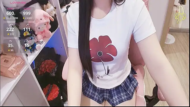 Snapshot of Nana_Chu chatting on 05.06.26 Nana Chu online show from 05.06.26