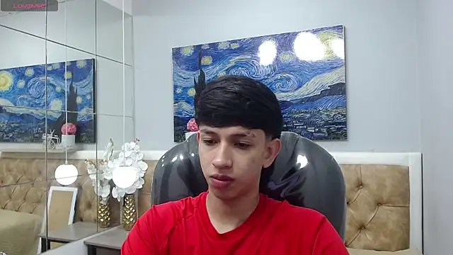 Snapshot of AdrianFranko chatting on 04.21.26 AdrianFranko online show from 04.21.26
