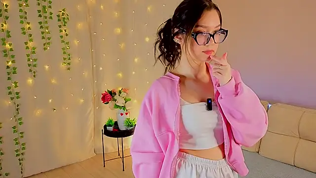 Snapshot of sofiacarnival chatting on 03.26.26 sofiacarnival online show from 03.26.26