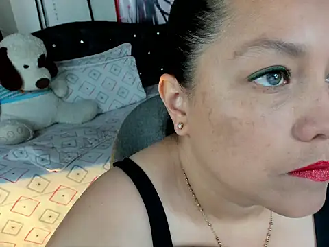 Snapshot of PenelopeSuency chatting on 03.19.26 PenelopeSuency online show from 03.19.26