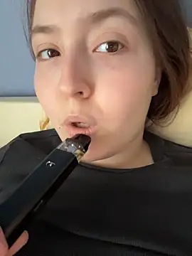 Snapshot of charmingggirl chatting on 05.13.26 charmingggirl online show from 05.13.26