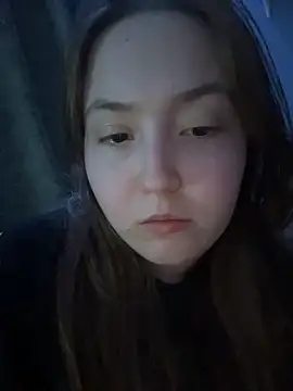 Snapshot of charmingggirl chatting on 05.17.26 charmingggirl online show from 05.17.26
