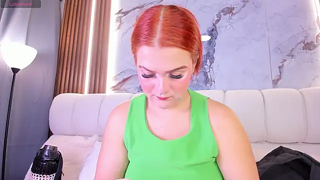 Snapshot of melanieklaus2 chatting on 05.26.26 melanieklaus2 online show from 05.26.26