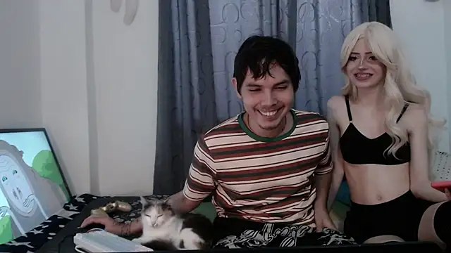 Snapshot of Fantasy-Dreams chatting on 05.12.26 Fantasy-Dreams online show from 05.12.26