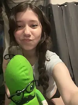 Snapshot of danneillove chatting on 03.18.26 danneillove online show from 03.18.26