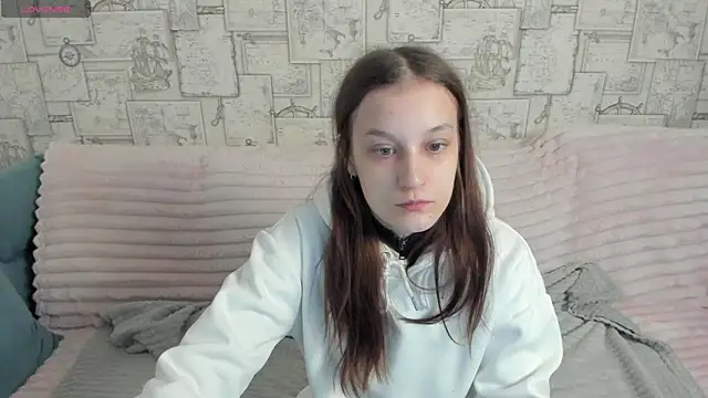 Snapshot of Kriss_Doeil chatting on 05.17.26 Kriss Doeil online show from 05.17.26
