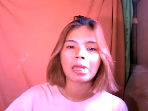 Snapshot of Urcutiepiebaby chatting on 03.20.26 Urcutiepiebaby online show from 03.20.26