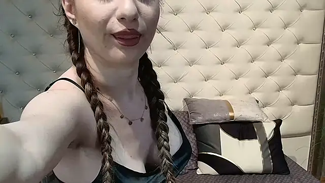 Snapshot of AmiellaRose chatting on 03.28.26 AmiellaRose online show from 03.28.26