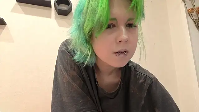 Snapshot of LittleKittenStar chatting on 06.19.26 LittleKittenStar online show from 06.19.26