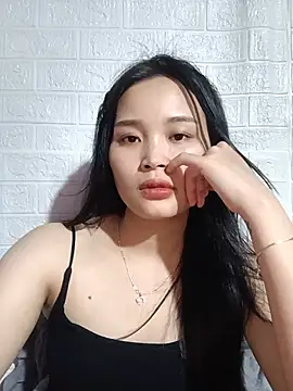 Snapshot of Akile80 chatting on 05.16.26 Akile80 online show from 05.16.26
