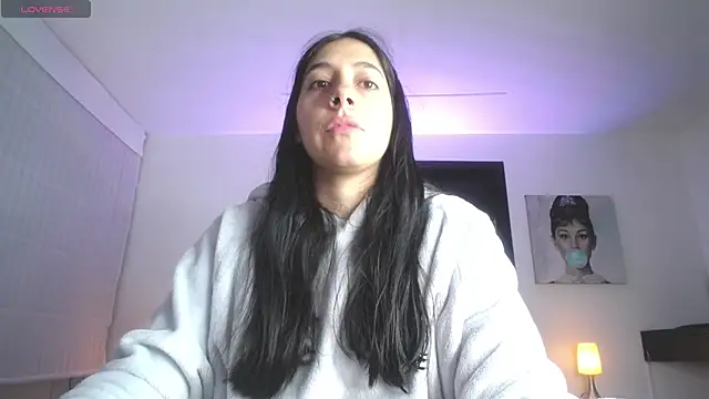 Snapshot of Melannyy_V chatting on 05.27.26 Melannyy V online show from 05.27.26