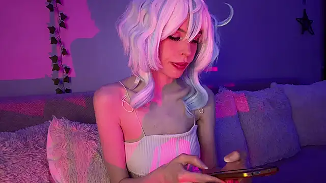Snapshot of watchmeswitch chatting on 05.18.26 watchmeswitch online show from 05.18.26