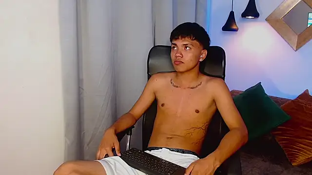 Snapshot of thiagosterling chatting on 04.16.26 thiagosterling online show from 04.16.26