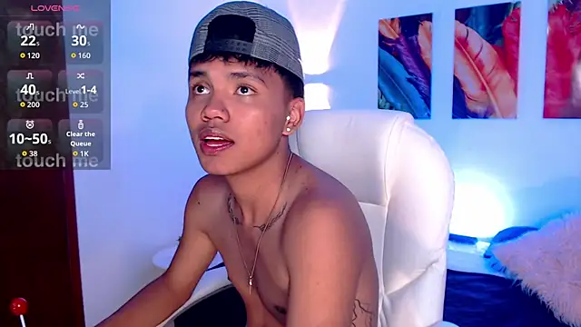 Snapshot of thiagosterling chatting on 04.25.26 thiagosterling online show from 04.25.26