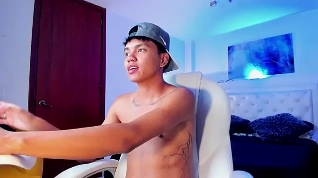 Snapshot of thiagosterling chatting on 05.01.26 thiagosterling online show from 05.01.26