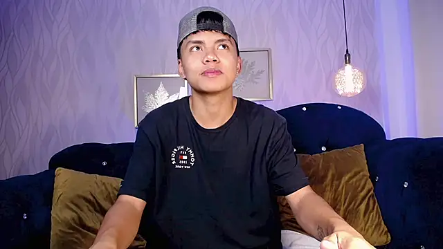 Snapshot of thiagosterling chatting on 05.06.26 thiagosterling online show from 05.06.26