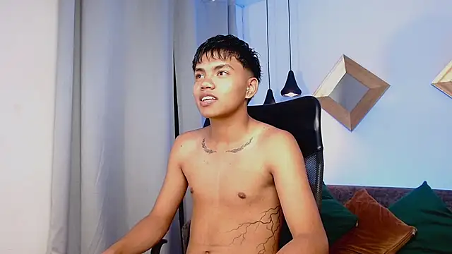 Snapshot of thiagosterling chatting on 05.21.26 thiagosterling online show from 05.21.26