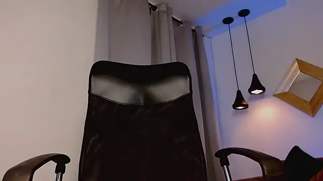 Snapshot of thiagosterling chatting on 05.27.26 thiagosterling online show from 05.27.26