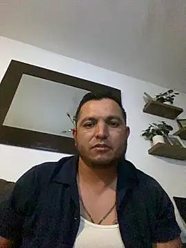 Snapshot of HOTB0Y18 chatting on 04.23.26 HOTB0Y18 online show from 04.23.26