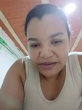 Snapshot of Lara_Seduce chatting on 04.14.26 Lara Seduce online show from 04.14.26