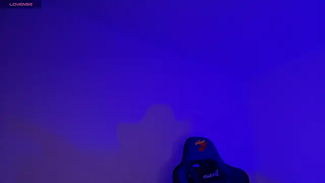 Snapshot of Nicolwhitee chatting on 03.28.26 Nicolwhitee online show from 03.28.26