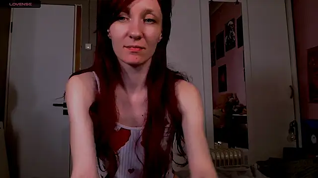 Snapshot of bzzz_bzzz chatting on 04.05.26 bzzz bzzz online show from 04.05.26