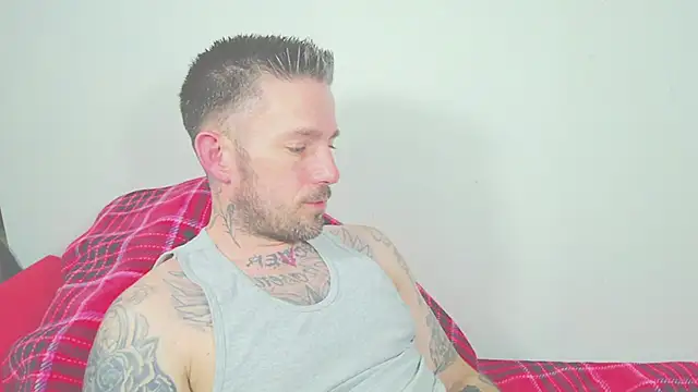 Snapshot of SkylarrGrey chatting on 04.18.26 SkylarrGrey online show from 04.18.26