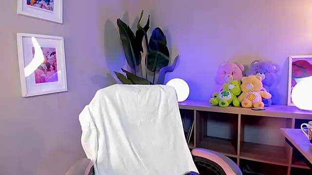 Snapshot of _EmilyRouge_ chatting on 03.23.26 EmilyRouge online show from 03.23.26
