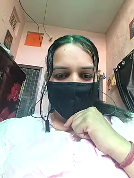 Snapshot of REENA-STRIP chatting on 04.25.26 REENA-STRIP online show from 04.25.26