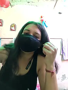 Snapshot of REENA-STRIP chatting on 05.04.26 REENA-STRIP online show from 05.04.26