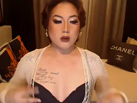 Snapshot of YourMistressAggy chatting on 04.14.26 YourMistressAggy online show from 04.14.26