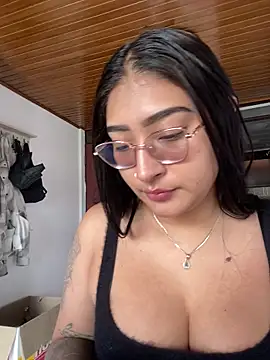 Snapshot of ami_santos chatting on 03.31.26 ami santos online show from 03.31.26