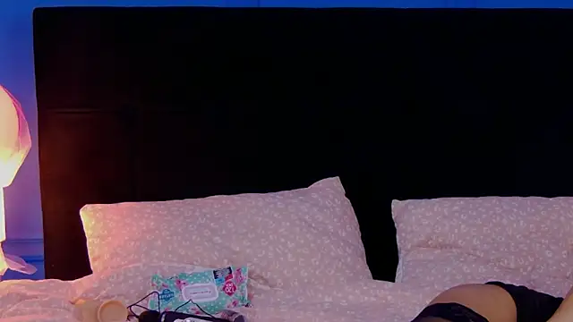 Snapshot of SiennaChantal chatting on 03.29.26 SiennaChantal online show from 03.29.26