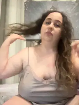 CurlyMaddie online show from 06.03.26