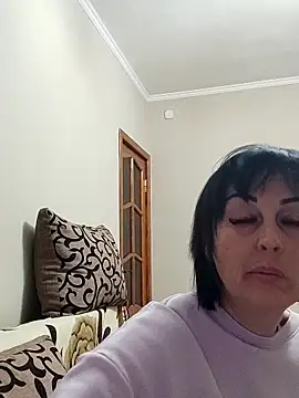 Snapshot of HelgaDennis chatting on 04.17.26 HelgaDennis online show from 04.17.26