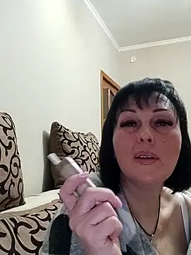 Snapshot of HelgaDennis chatting on 04.21.26 HelgaDennis online show from 04.21.26