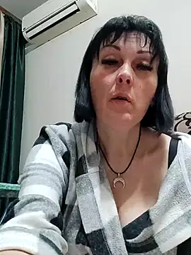 Snapshot of HelgaDennis chatting on 04.23.26 HelgaDennis online show from 04.23.26