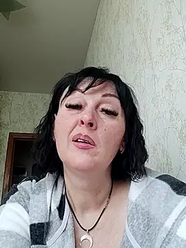 Snapshot of HelgaDennis chatting on 04.25.26 HelgaDennis online show from 04.25.26