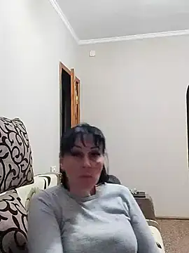 Snapshot of HelgaDennis chatting on 04.29.26 HelgaDennis online show from 04.29.26