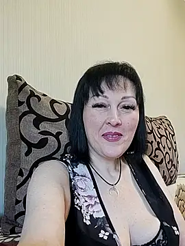 Snapshot of HelgaDennis chatting on 05.17.26 HelgaDennis online show from 05.17.26