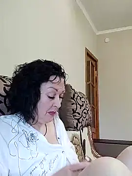 Snapshot of HelgaDennis chatting on 05.20.26 HelgaDennis online show from 05.20.26