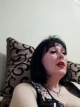 Snapshot of HelgaDennis chatting on 05.28.26 HelgaDennis online show from 05.28.26