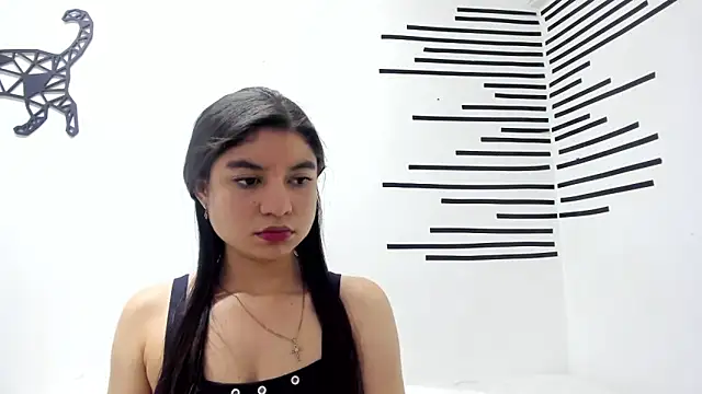 Snapshot of LindaCatalina_ chatting on 05.27.26 LindaCatalina online show from 05.27.26