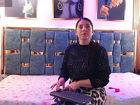 HELLEN MARK online show from 04.30.26